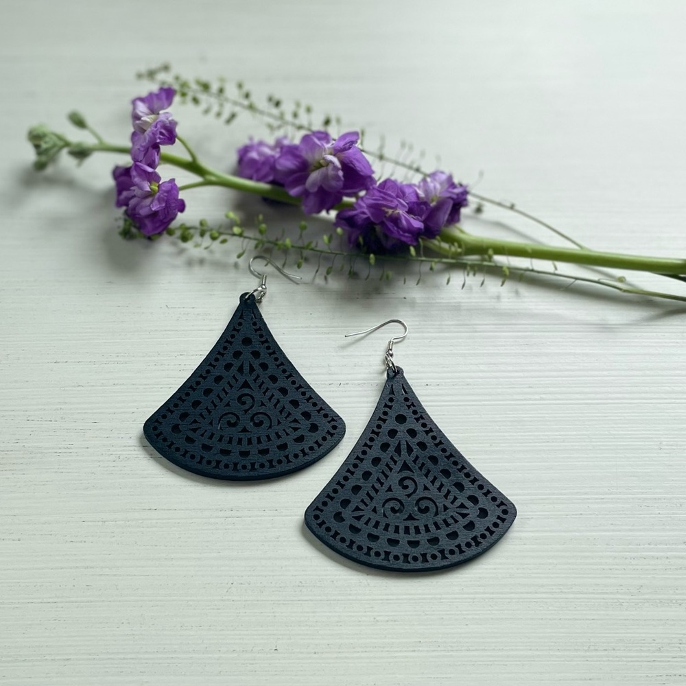 Rustic black earrings